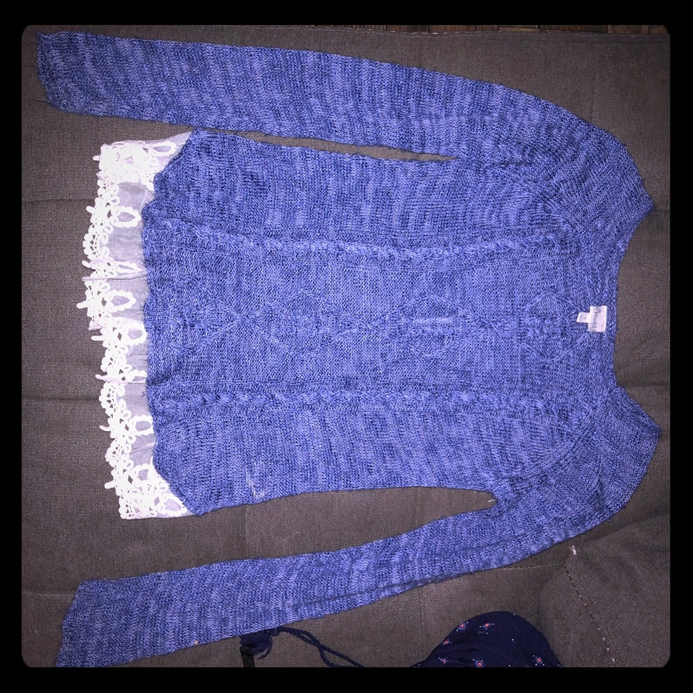 Long sleeve thread crocheted top